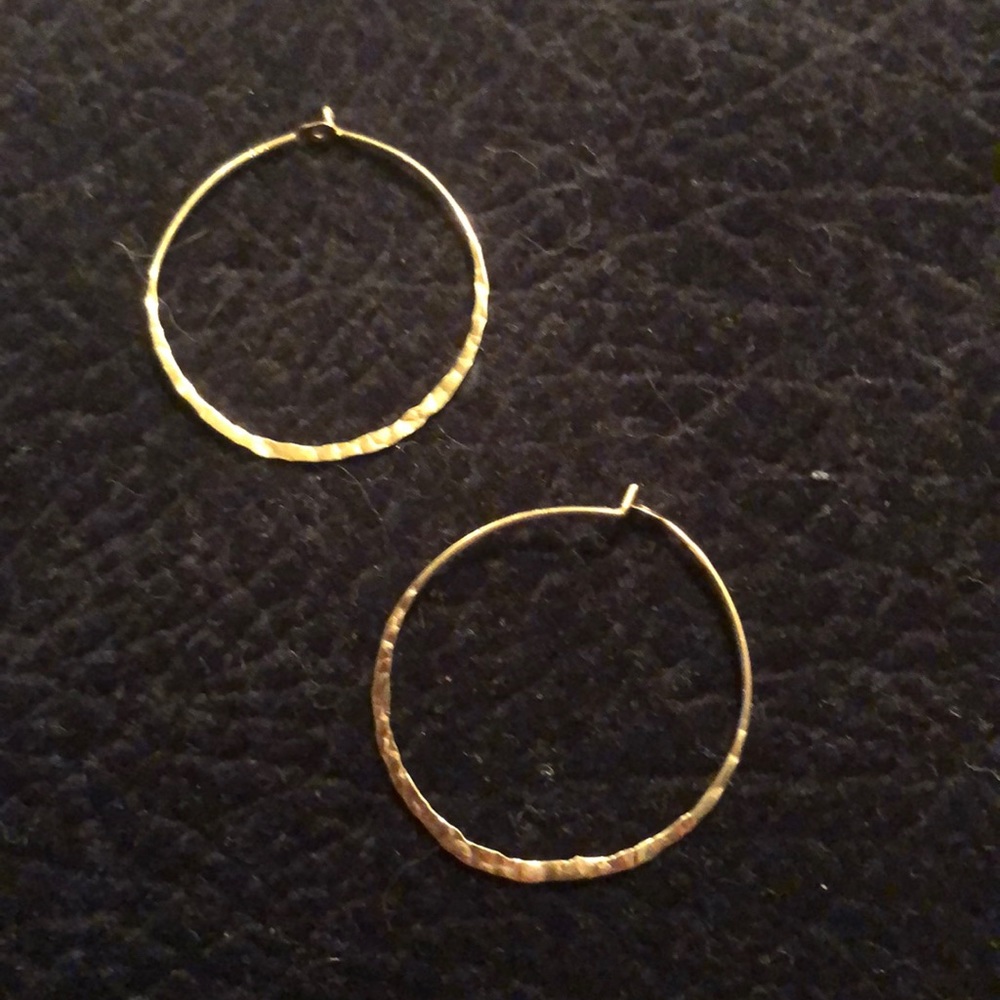 14k gold hoop earrings hammered texture minimalist vintage - Picture 2 of 5